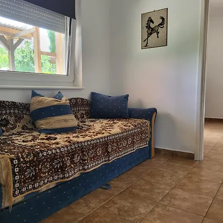Fuer 4 Personen 2 Ca 60 Qm In Balatonmariafuerdoe, Westungarn Plattensee Apartament